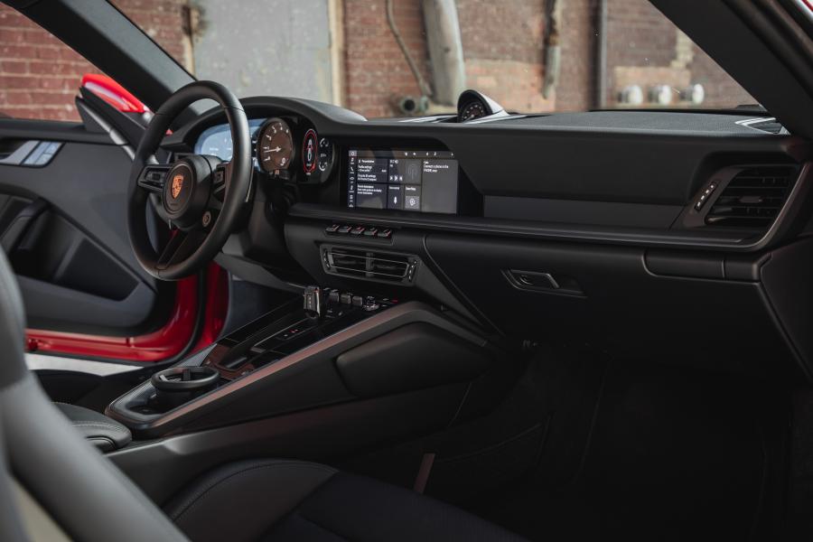 Торпедо Porsche 911 Carrera (992) 2019 года  (NA) (фото 14 из 22)